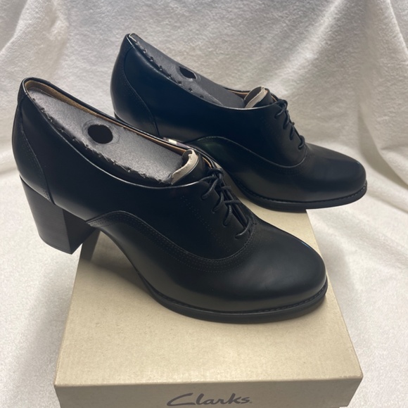 Clarks - Picture 5 of 9